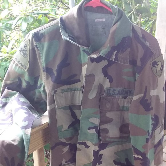 Vintage US Army Military Green Camo Jacket Size Small- Medium arm patches - Picture 1 of 12
